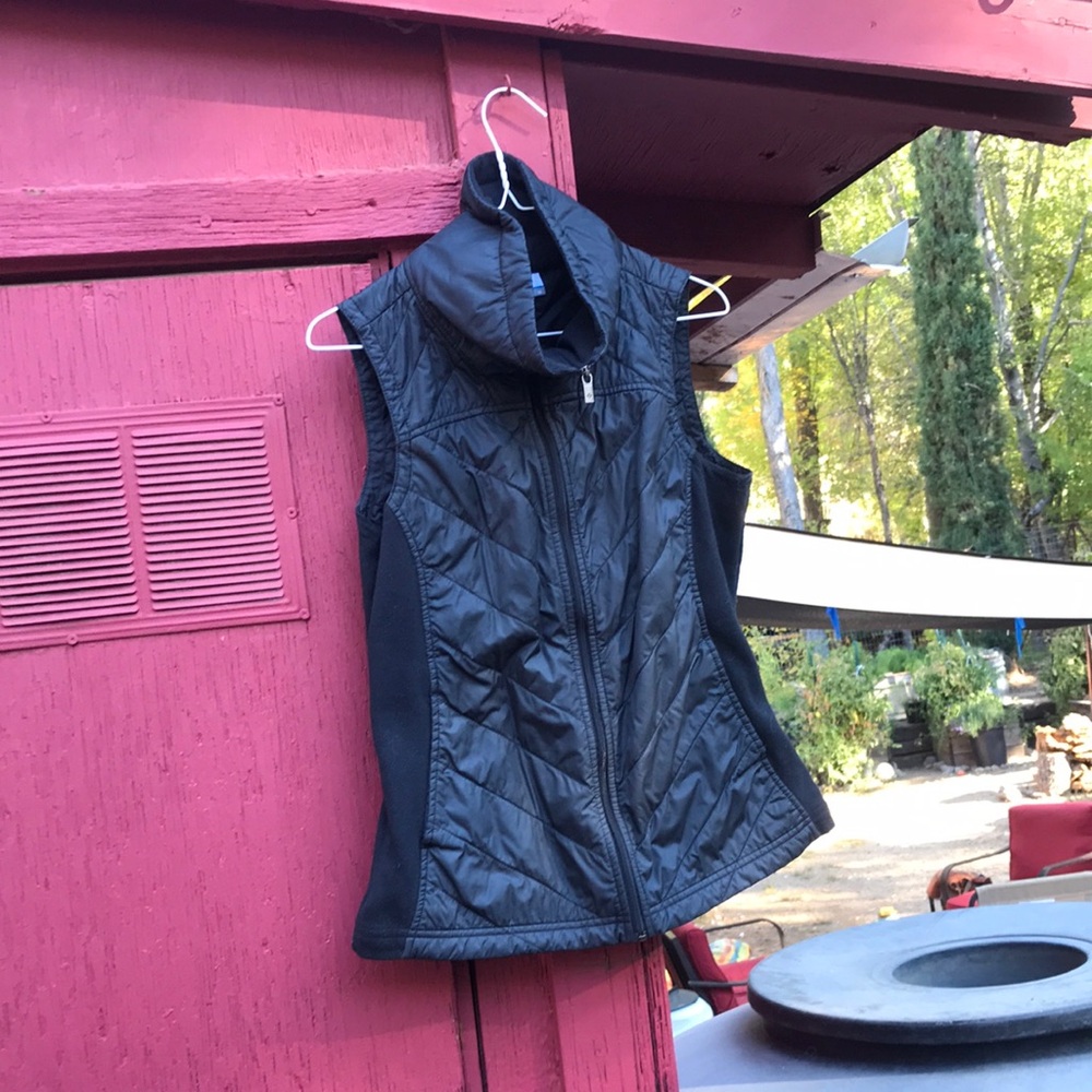 Chic Black Women's Quilted Vest